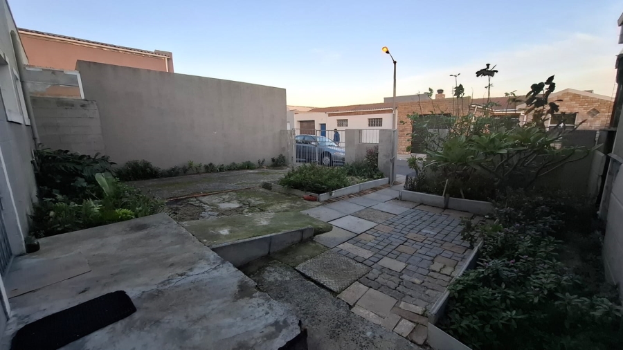 2 Bedroom Property for Sale in Rocklands Western Cape